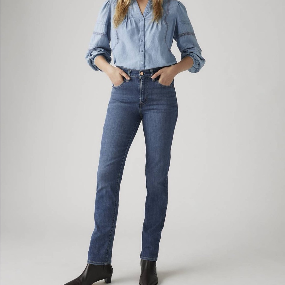 Levi's Women's Straight Jeans